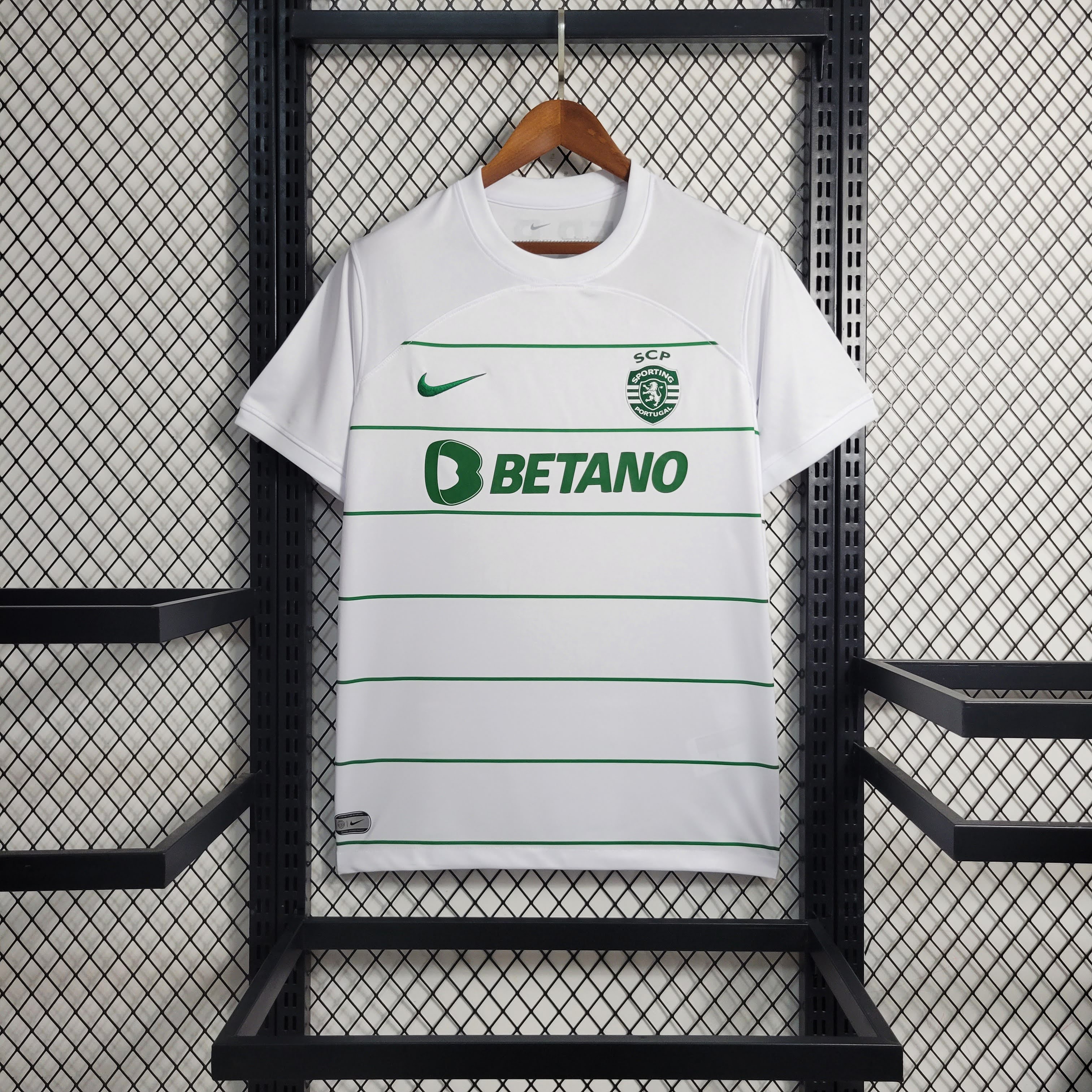 Sporting shirt